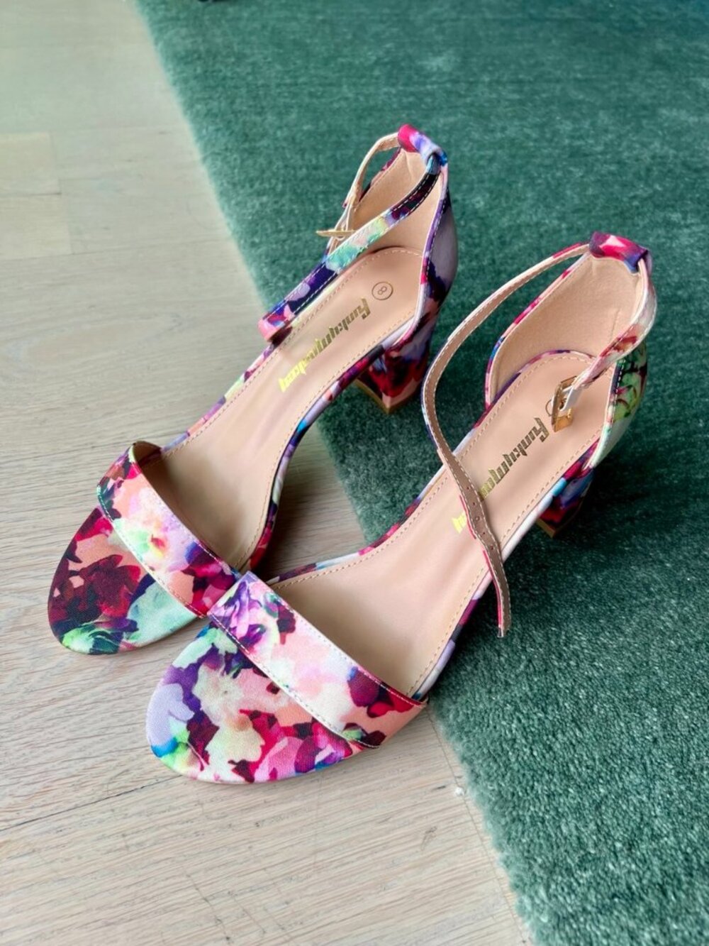 Women's Chunky High Heels Sandals - great condition